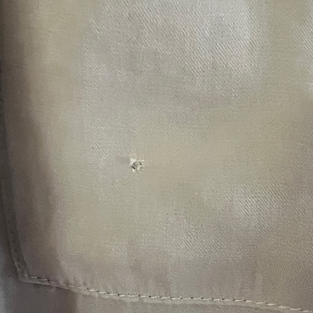 Banana Republic light gray button up blouse. Flap pockets. EUC! Size XS - Picture 10 of 10